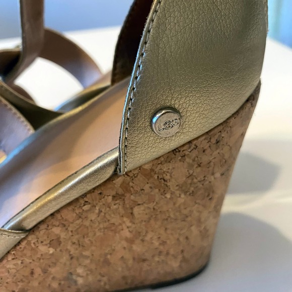UGG Whitney Gold Metallic Cork Wedge Platform Sandal Women's Size 7 - Picture 4 of 13